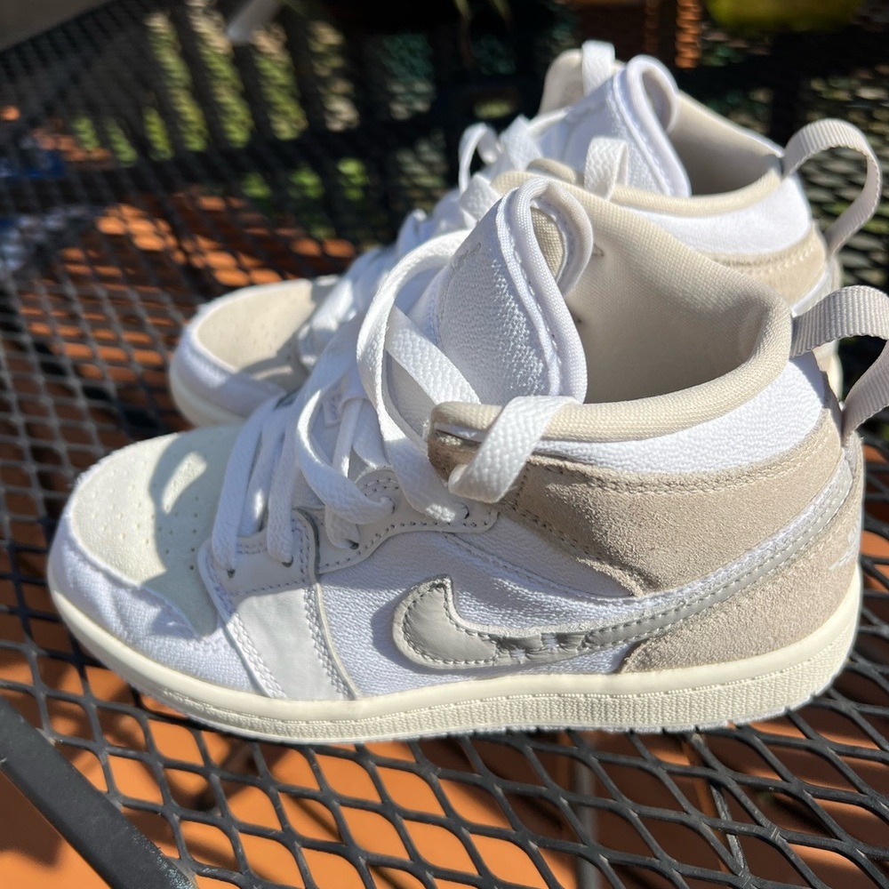 Nike 1’s